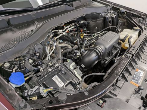 Used 2022 Ford Explorer XLT w/ Equipment Group 202A image 30