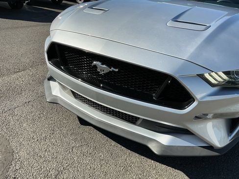 Used 2019 Ford Mustang GT Premium RWD image 4