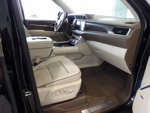 Used 2022 GMC Yukon Denali AWD/4WD image 25