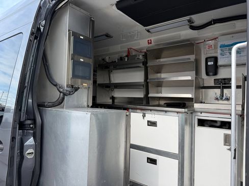 Used 2021 Mercedes-Benz Sprinter 4500 image 19