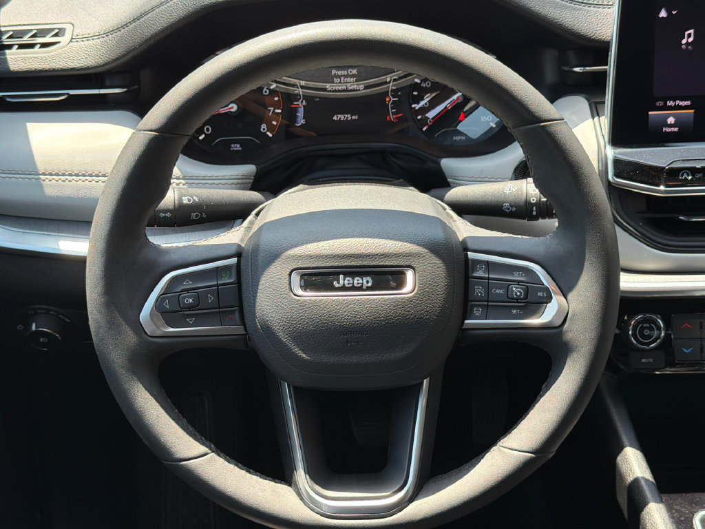 Used 2025 Jeep Compass Limited AWD/4WD image 17