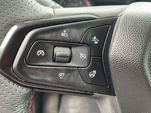 Used 2022 Chevrolet TrailBlazer RS w/ Technology Package image 28