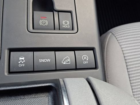 Used 2021 Toyota Highlander L AWD/4WD image 34