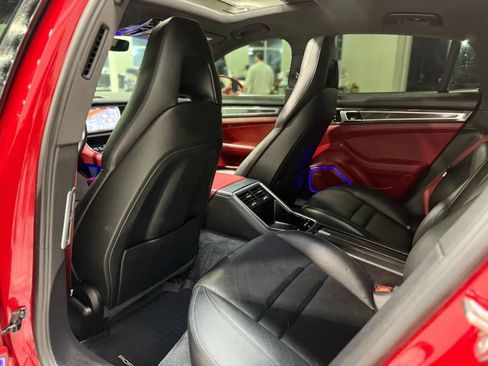 Used 2018 Porsche Panamera 4S image 40