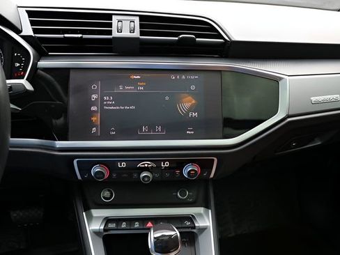 Used 2022 Audi Q3 2.0T Premium Plus image 22