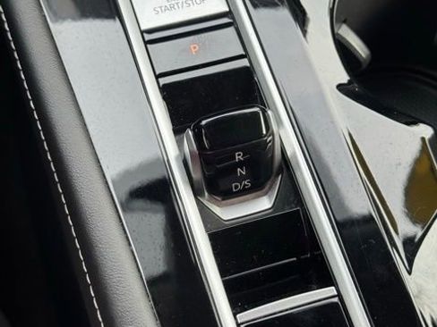 Used 2024 Volkswagen Atlas SE image 52