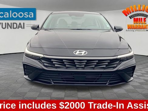 Used 2026 Hyundai Elantra Limited image 2