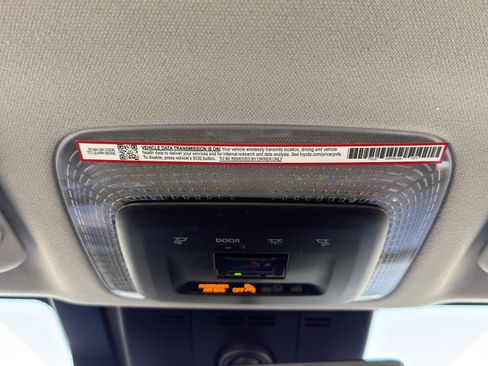 New 2026 Toyota Prius Plug-In Hybrid FWD image 34
