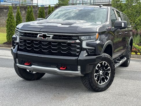 Used 2023 Chevrolet Silverado 1500 ZR2 w/ Technology Package AWD/4WD image 5