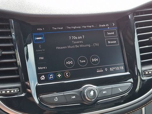 Used 2020 Chevrolet Trax LT w/ LT Convenience Package FWD image 20