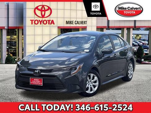 Used 2025 Toyota Corolla LE FWD image 1