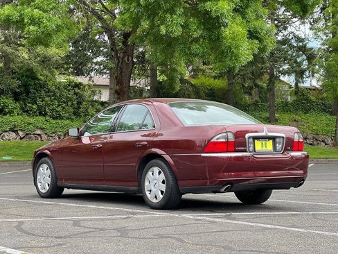 Used 2004 Lincoln LS RWD image 3