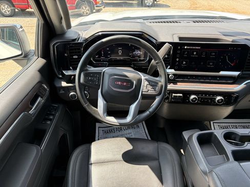 Used 2025 GMC Sierra 1500 SLT AWD/4WD image 9