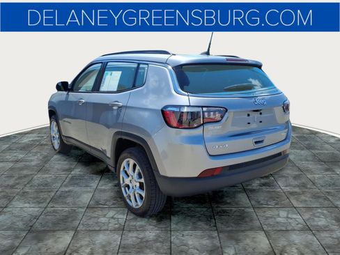 Used 2023 Jeep Compass Latitude AWD/4WD image 5
