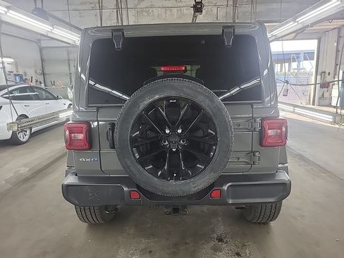 Used 2021 Jeep Wrangler Unlimited Sahara AWD/4WD image 6