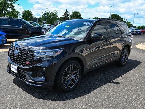 Certified 2025 Ford Explorer ST AWD/4WD image 9