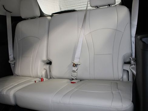 Used 2024 Buick Enclave Essence w/ Sport Touring Edition image 24