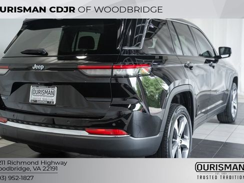 Certified 2023 Jeep Grand Cherokee 4WD 4xe w/ Luxury Tech Group II image 5