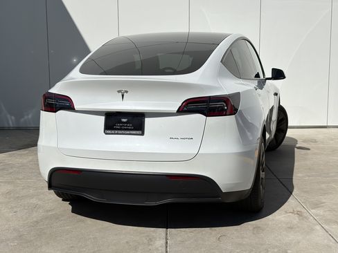 Used 2024 Tesla Model Y Long Range AWD/4WD image 6
