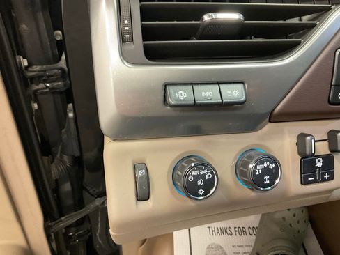 Used 2017 Chevrolet Tahoe Premier image 16