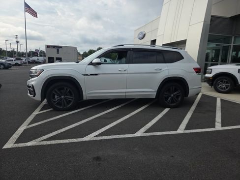 Used 2022 Volkswagen Atlas SEL R-Line AWD/4WD image 4