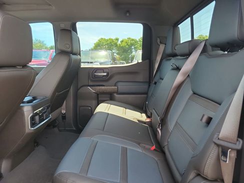 Used 2019 GMC Sierra 1500 Denali w/ Denali Ultimate Package AWD/4WD image 12