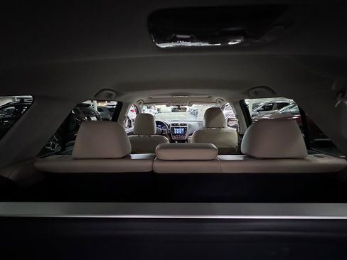 Used 2018 Subaru Outback 3.6R Limited image 28