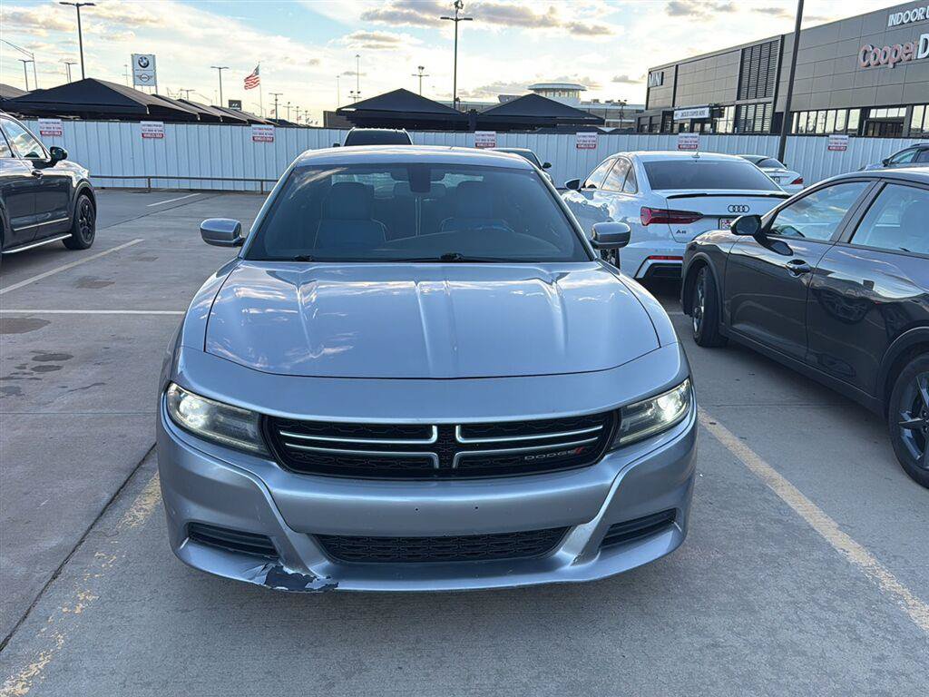 Used 2017 Dodge Charger SE RWD image 8