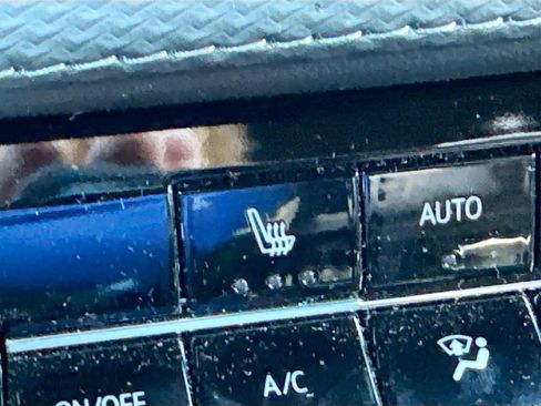 Used 2025 Chevrolet Equinox LT w/ Convenience Package II image 19