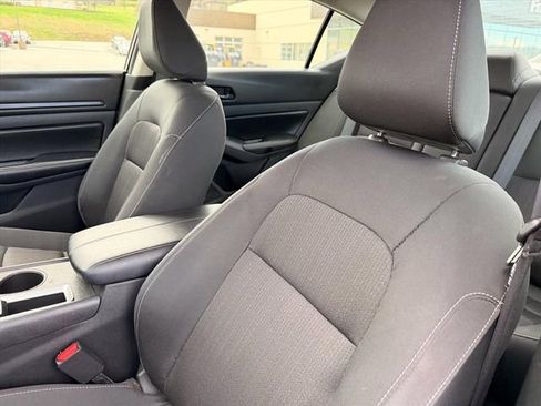 Used 2025 Nissan Altima 2.5 SV FWD image 10