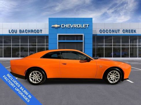 Used 2025 Dodge Charger Daytona R/T w/ Sun & Sound Package AWD/4WD image 9