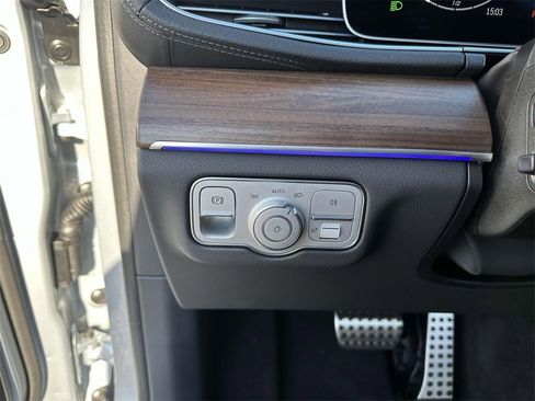 Used 2025 Mercedes-Benz GLS 450 4MATIC image 13