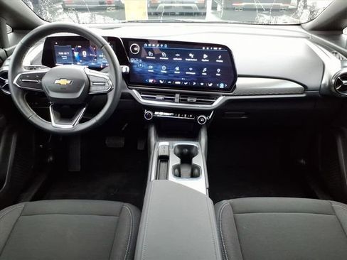 Used 2026 Chevrolet Equinox EV LT w/ Comfort Package FWD image 19