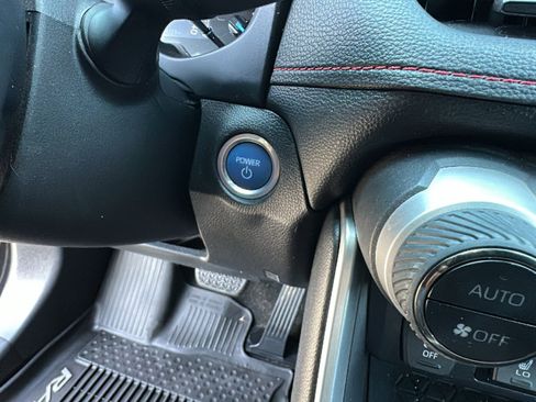 Certified 2021 Toyota RAV4 SE image 17