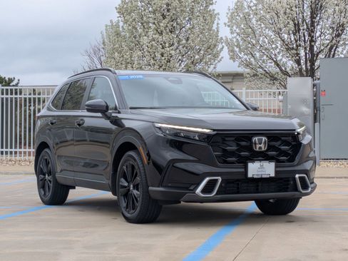 Used 2025 Honda CR-V Sport Touring image 4