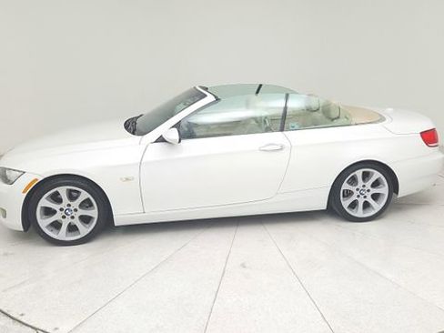 Used 2007 BMW 328i Convertible image 2