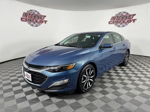 Used 2024 Chevrolet Malibu RS w/ LPO, Floor Liner Package FWD image 3