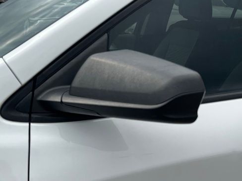 Used 2019 Chevrolet Equinox LS image 21