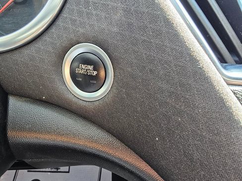 Used 2021 Chevrolet Malibu LT image 31