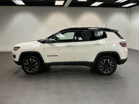 Used 2019 Jeep Compass Trailhawk w/ Cold Weather Group AWD/4WD image 3