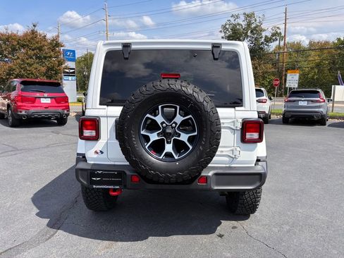 Used 2022 Jeep Wrangler Unlimited Rubicon AWD/4WD image 6