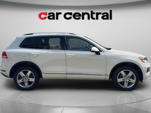 Used 2013 Volkswagen Touareg Sport AWD/4WD image 7