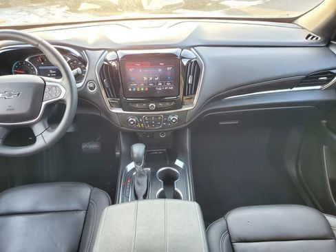 Certified 2023 Chevrolet Traverse LT w/ Midnight/Sport Edition image 17