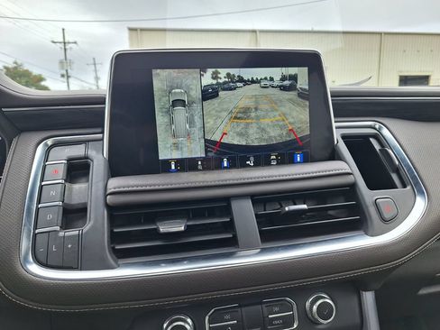 Used 2023 GMC Yukon SLT w/ SLT Luxury Package RWD image 15