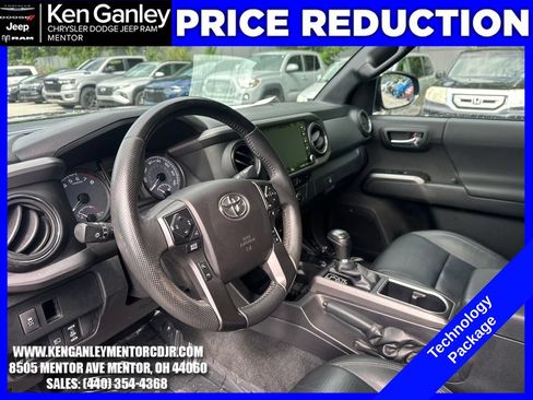 Used 2021 Toyota Tacoma TRD Off-Road w/ TRD Premium Off Road Package AWD/4WD image 19