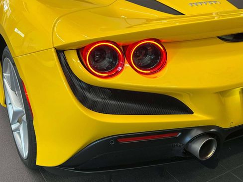 Used 2022 Ferrari F8 Tributo RWD image 7