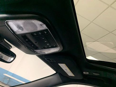 Used 2019 Jeep Grand Cherokee Overland image 21