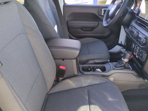 New 2026 Jeep Gladiator Sport image 19