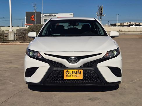 Used 2020 Toyota Camry SE image 8