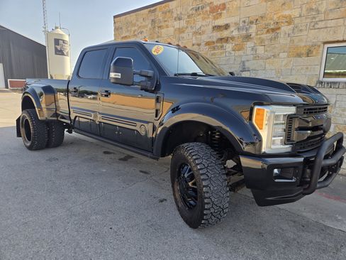 Used 2017 Ford F350 Lariat w/ Lariat Ultimate Package AWD/4WD image 20